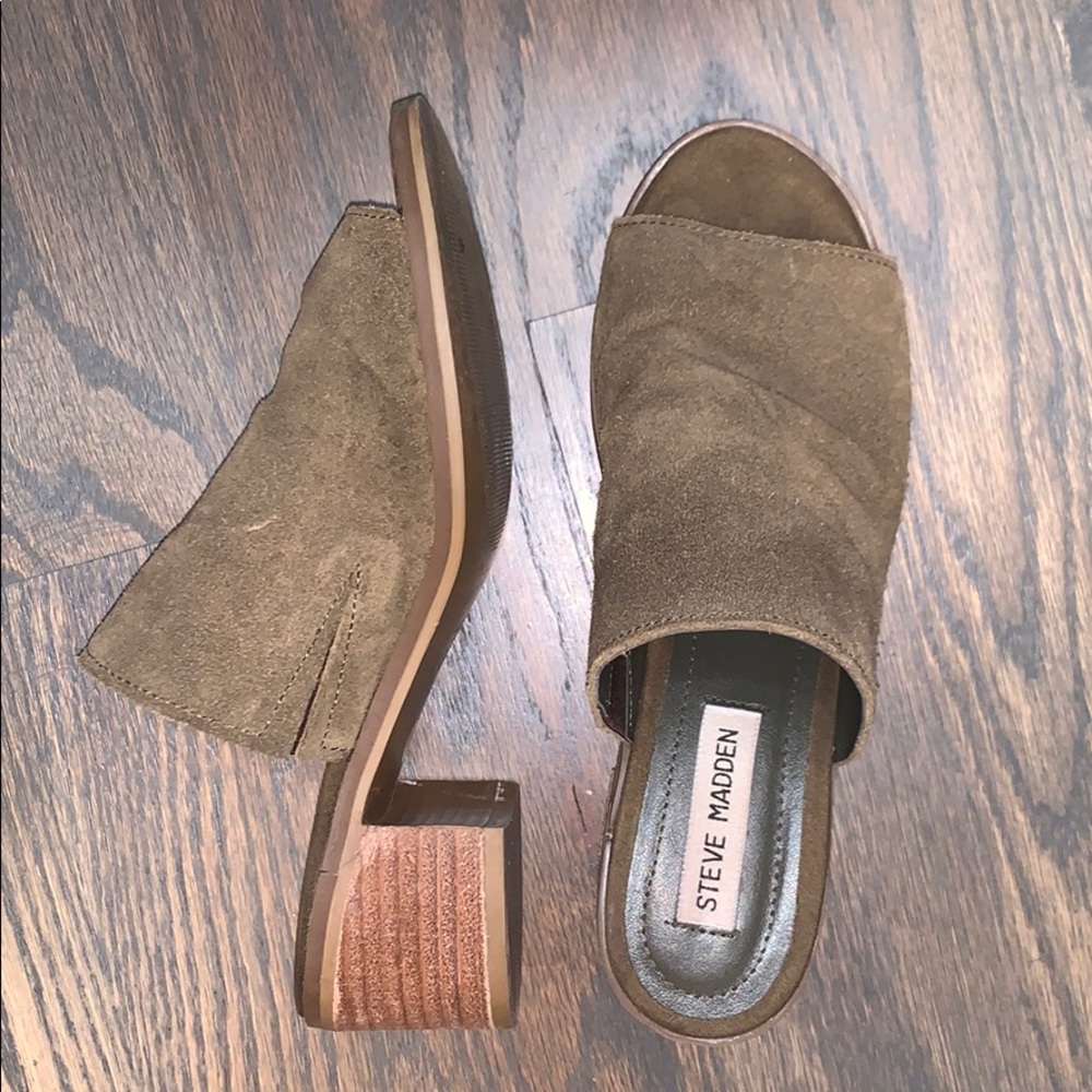 Steve Madden size 7 green heeled sandals